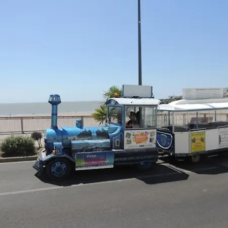 Maison F3 : Proche Et Commerces - Fr-1-71-58