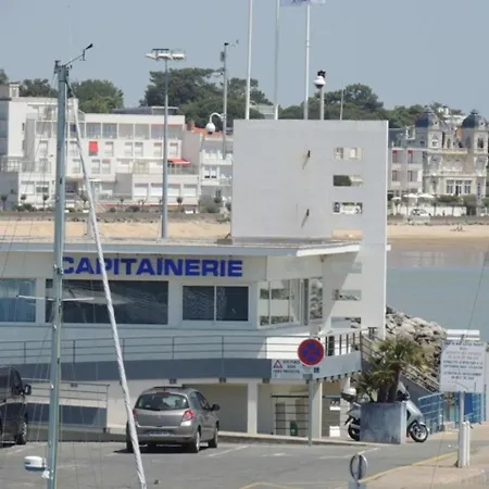 Semesterbostad Maison F3 : Proche Et Commerces - Fr-1-71-58 Royan