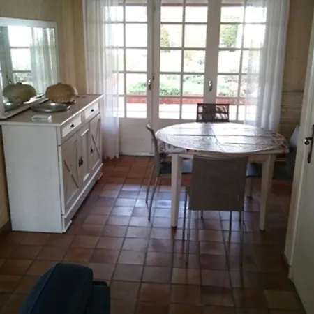 Maison F3 : Proche Et Commerces - Fr-1-71-58 * Royan